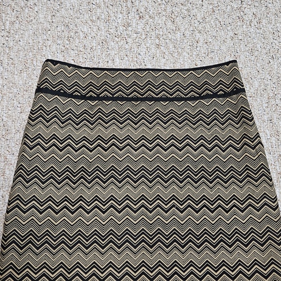 Loft skirt size 6 - Picture 3 of 3